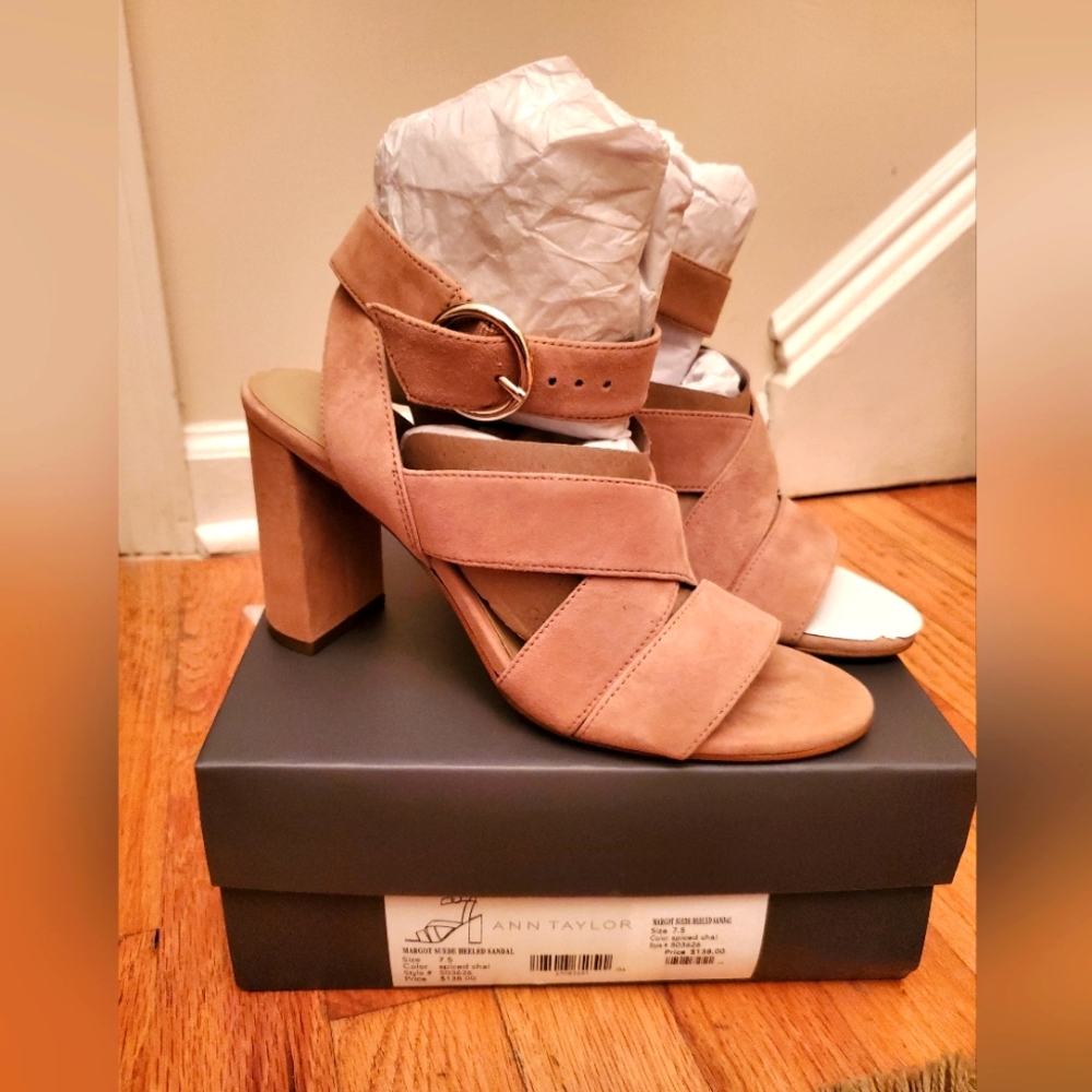 NWT Ann Taylor Margot Suede Sandals